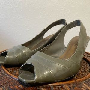 Arturo Chiang Grey Leather Heels